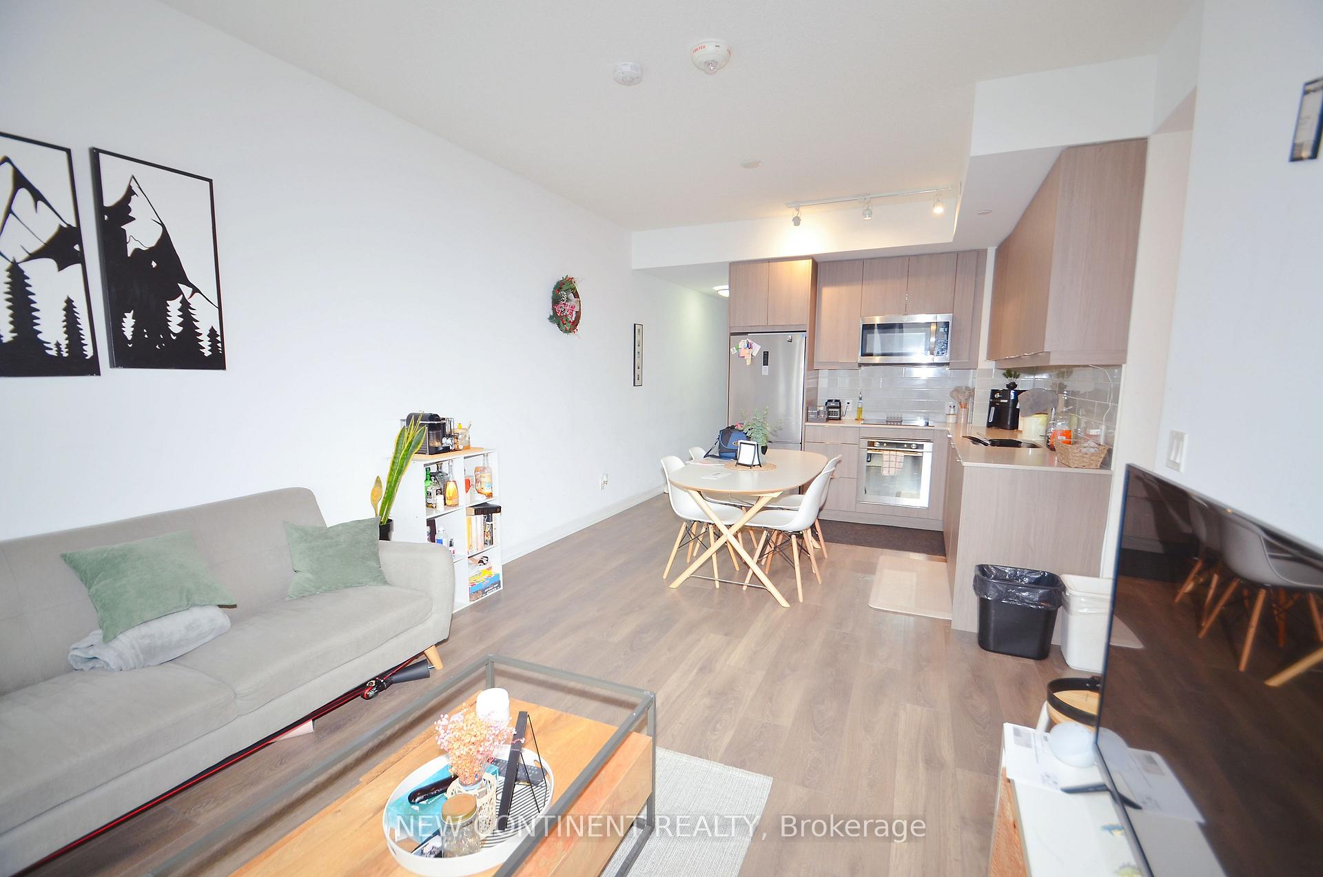 2 Bedrooms Condo at 32 Forest Manor,  Toronto For sale