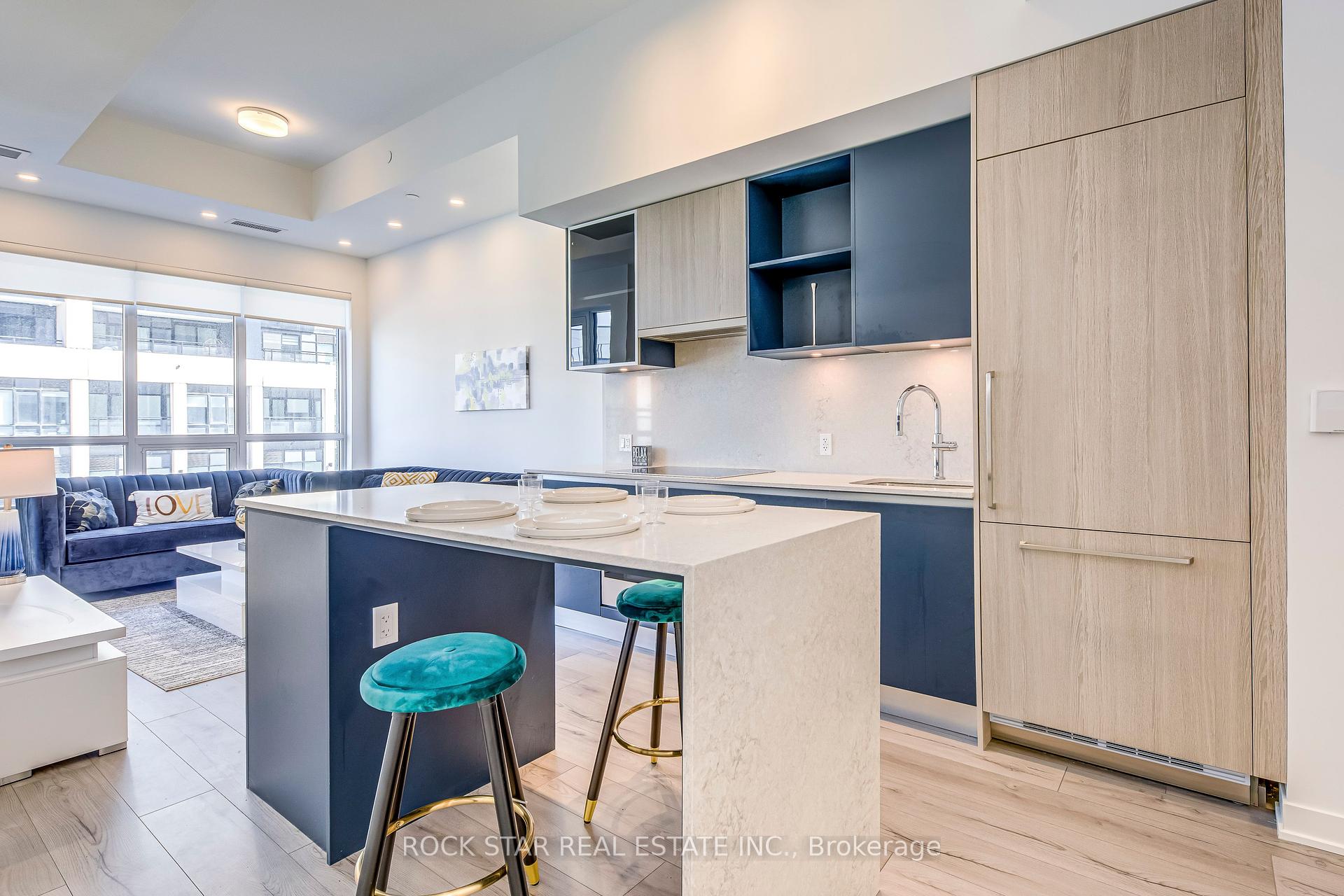 2 Bedrooms Condo at 405 Dundas,  Oakville For sale