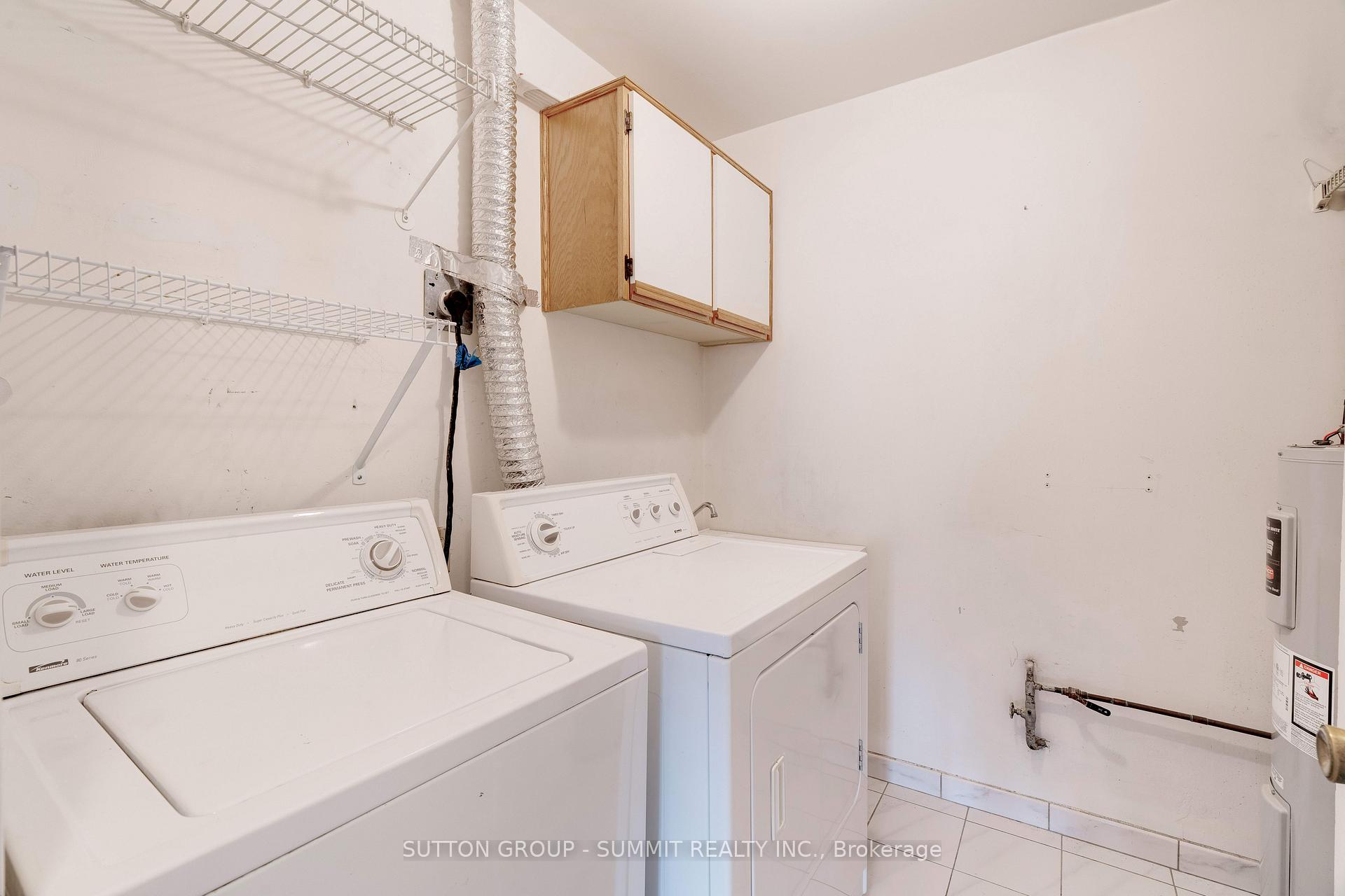 2 Bedrooms Condo at 3050 Pinemeadow, Burlington For sale