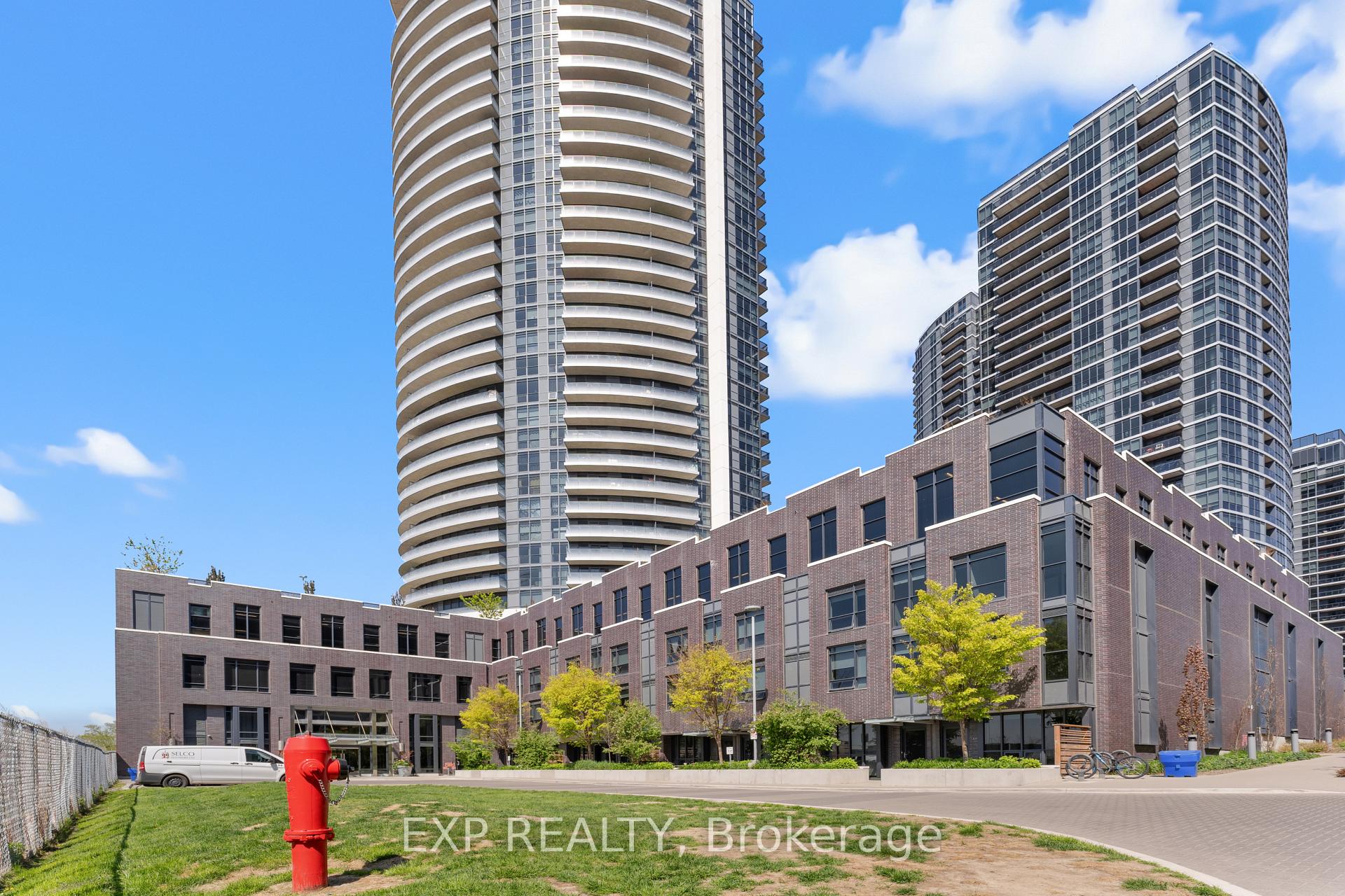 2 Bedrooms Condo at 30 Gibbs, Toronto For sale