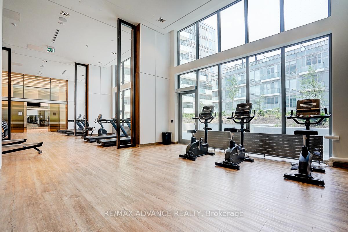 2 Bedrooms Condo at 7 Golden Lion, Toronto For sale