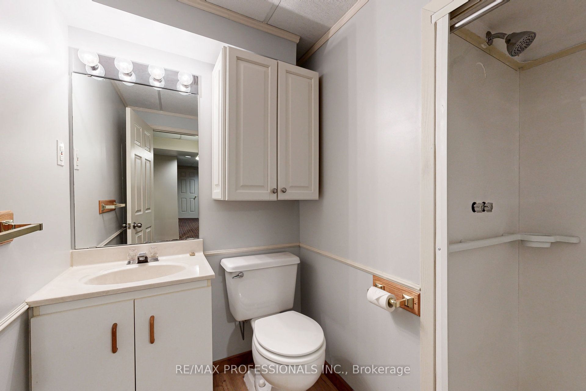 1327 Greenwood Crescent