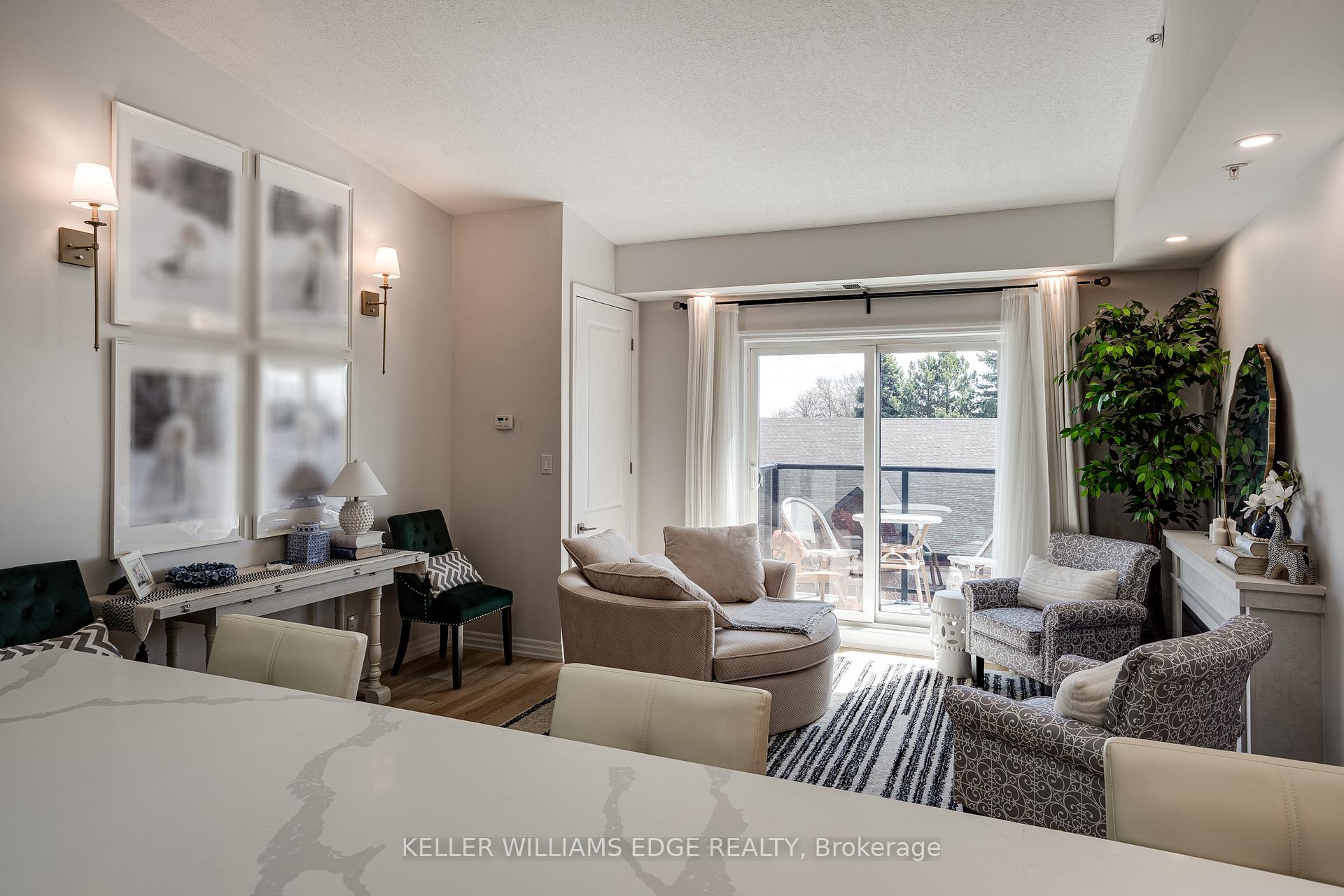 2 Bedrooms Condo at 170 Rockhaven,  Hamilton For sale