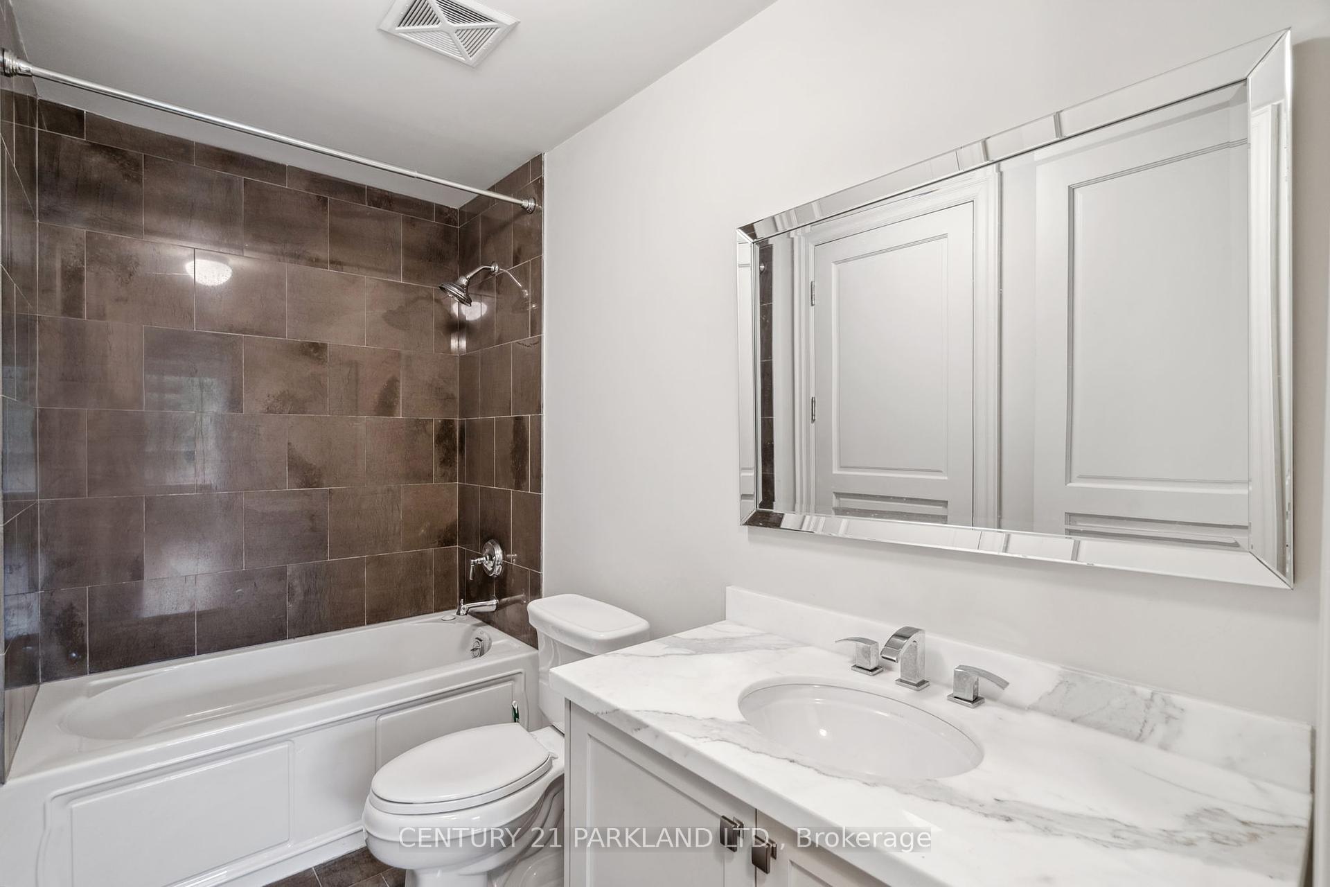 2 Bedrooms Condo at 155 St Clair, Toronto For sale
