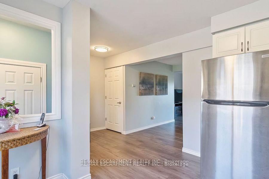 3 Bedrooms Condo at 1301 Upper Gage,  Hamilton For sale