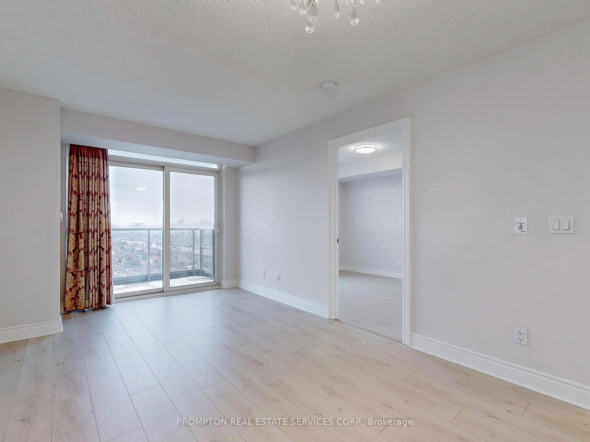 2 Bedrooms Condo at 15 Greenview, Toronto For sale