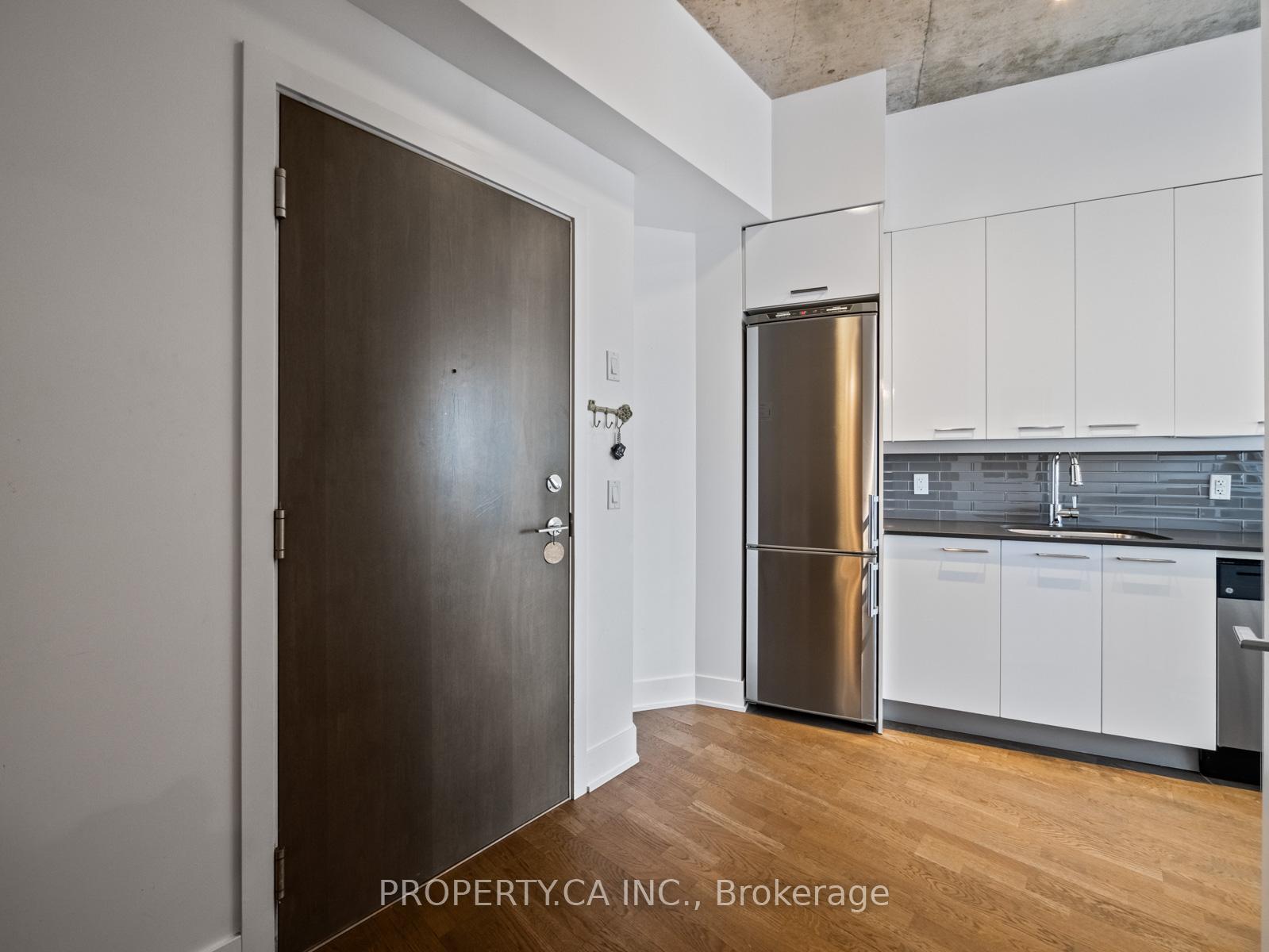 2 Bedrooms Condo at 90 Trinity,  Toronto For sale