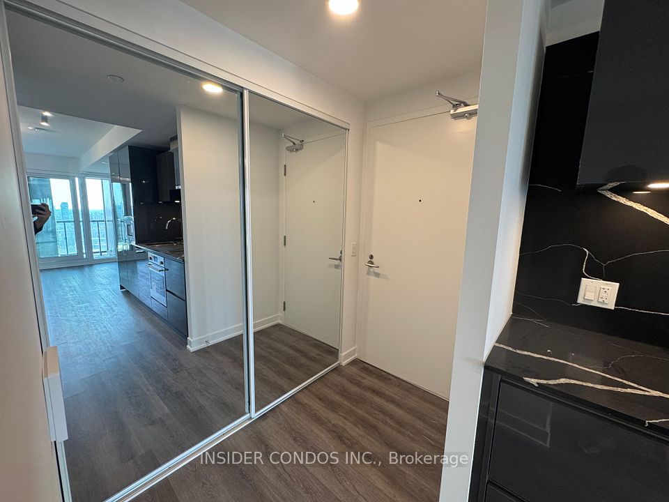 238 Simcoe