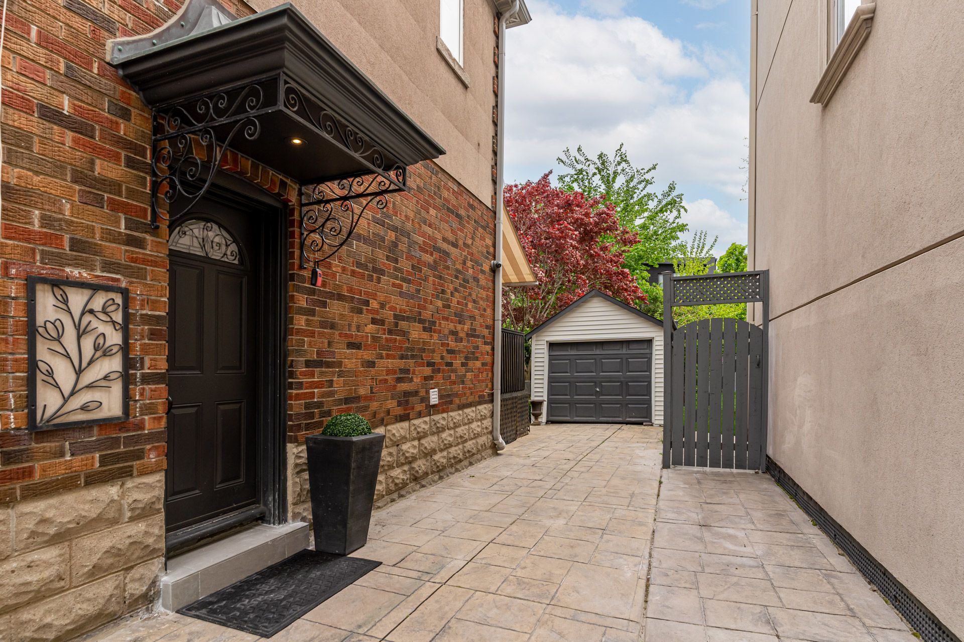 213 Brooke Avenue