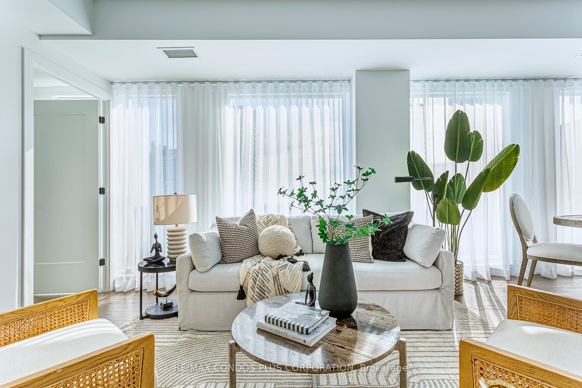 2 Bedrooms Condo at 480 Front, Toronto For sale