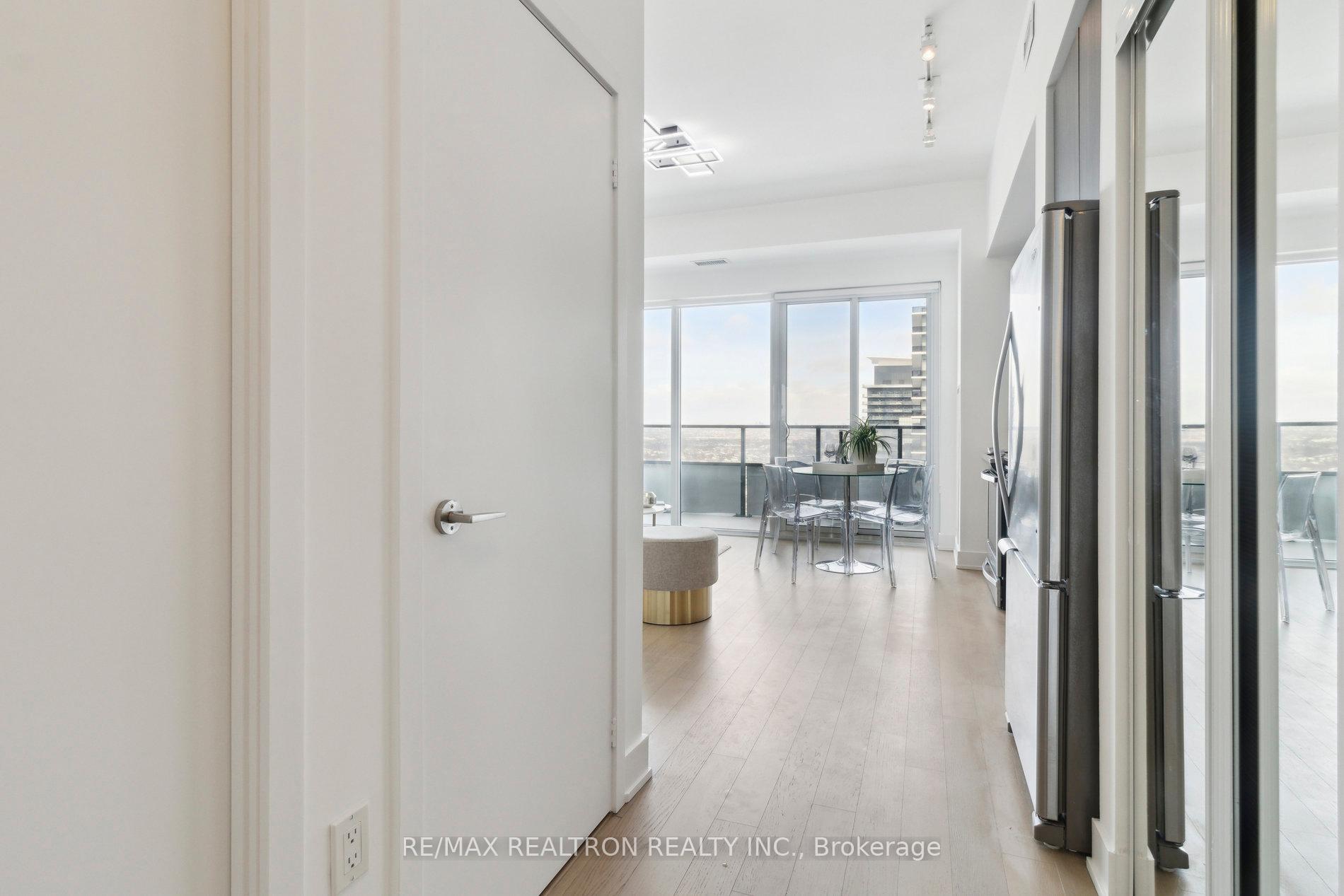 2 Bedrooms Condo at 30 Shore Breeze, Toronto For sale