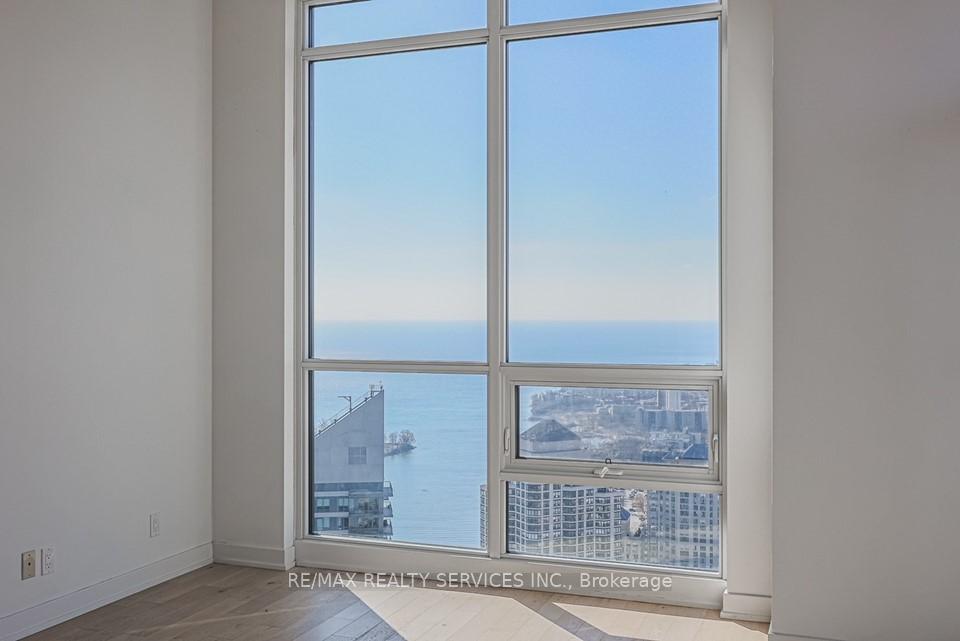 2 Bedrooms Condo at 2220 Lakeshore,  Toronto For sale