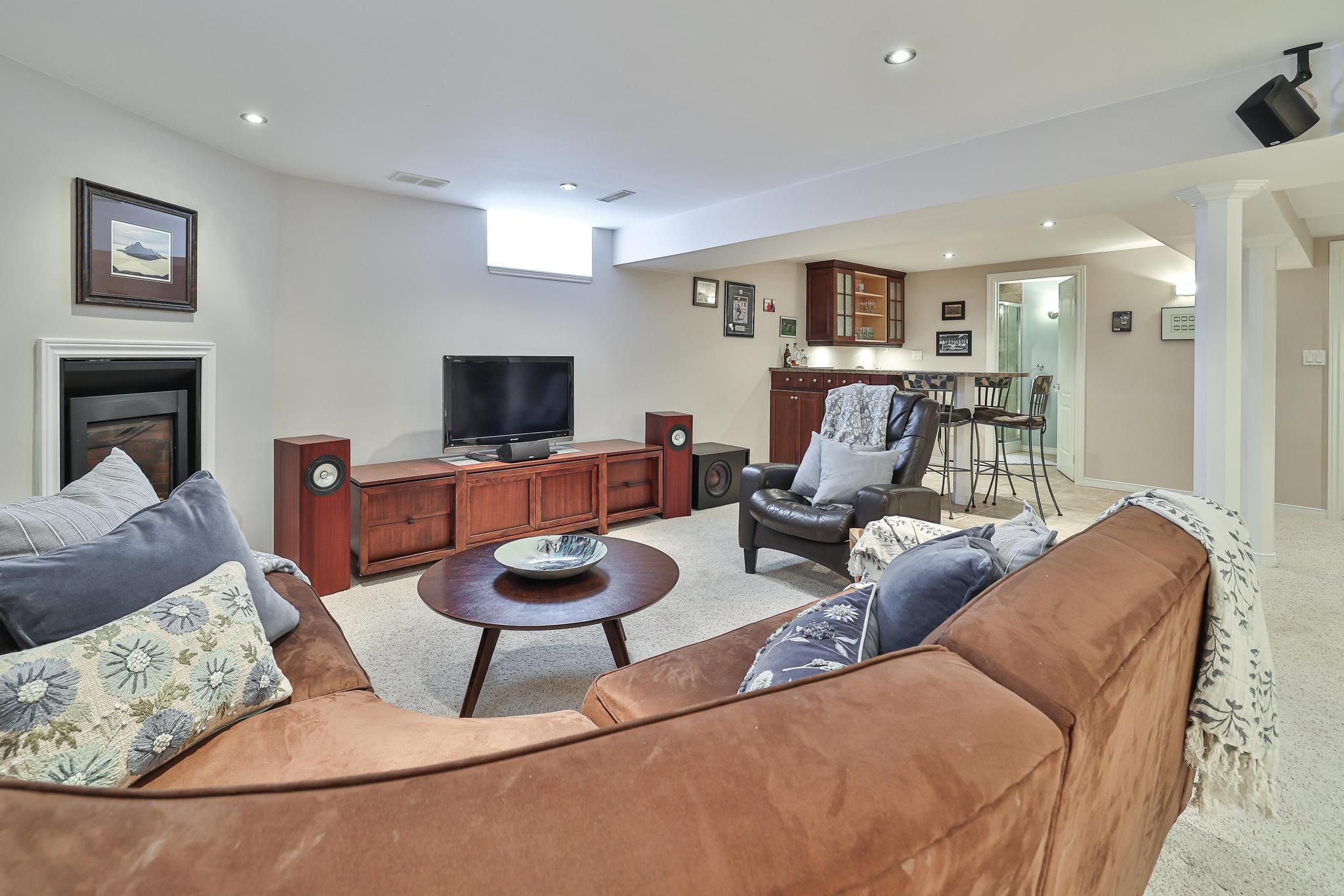 2048 Heatherwood Drive