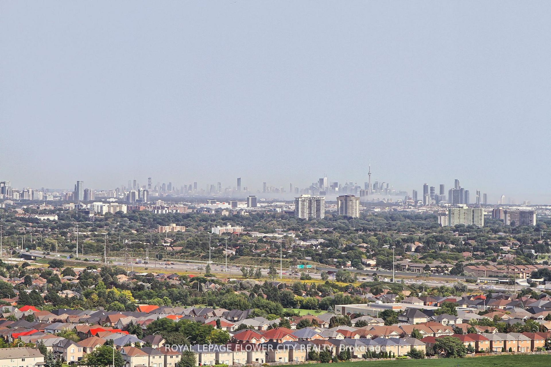 3 Bedrooms Condo at 5025 Four Springs, Mississauga For sale