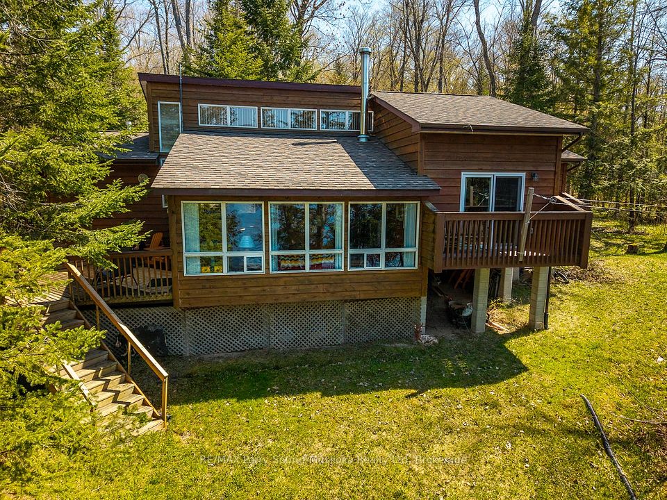 25 Dancy Lane, McKellar, ON P2A 0B5