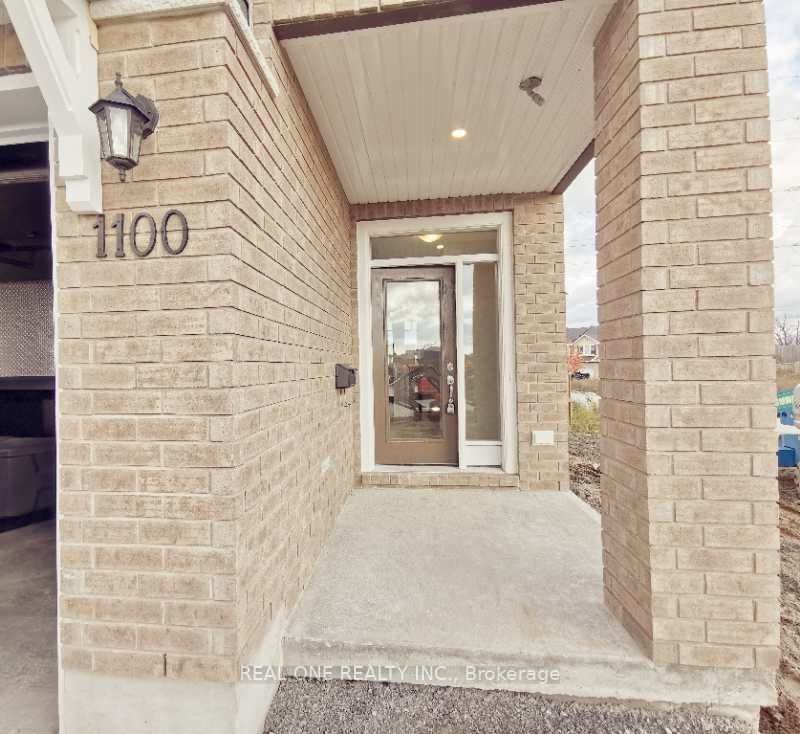 1100 Barrow