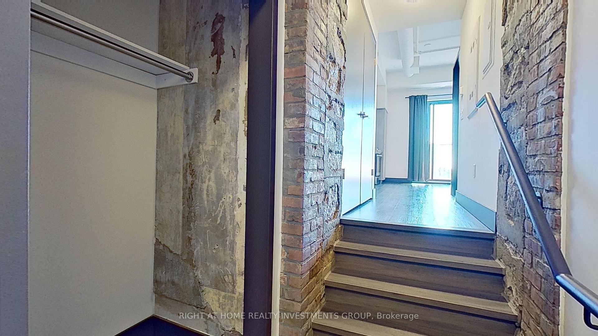 1 Bedroom Condo at 121 King, Hamilton For sale