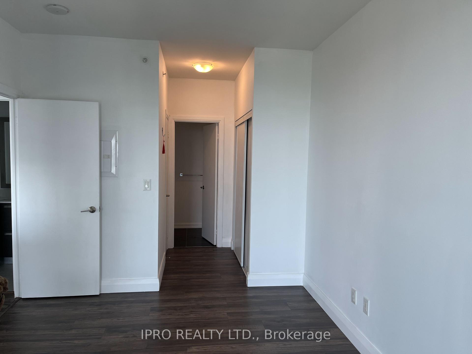 3 Bedrooms Condo at 9 Bogert, Toronto For sale
