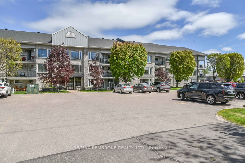 #102 - 2 Crandall Street, Pembroke, ON K8A 8G5