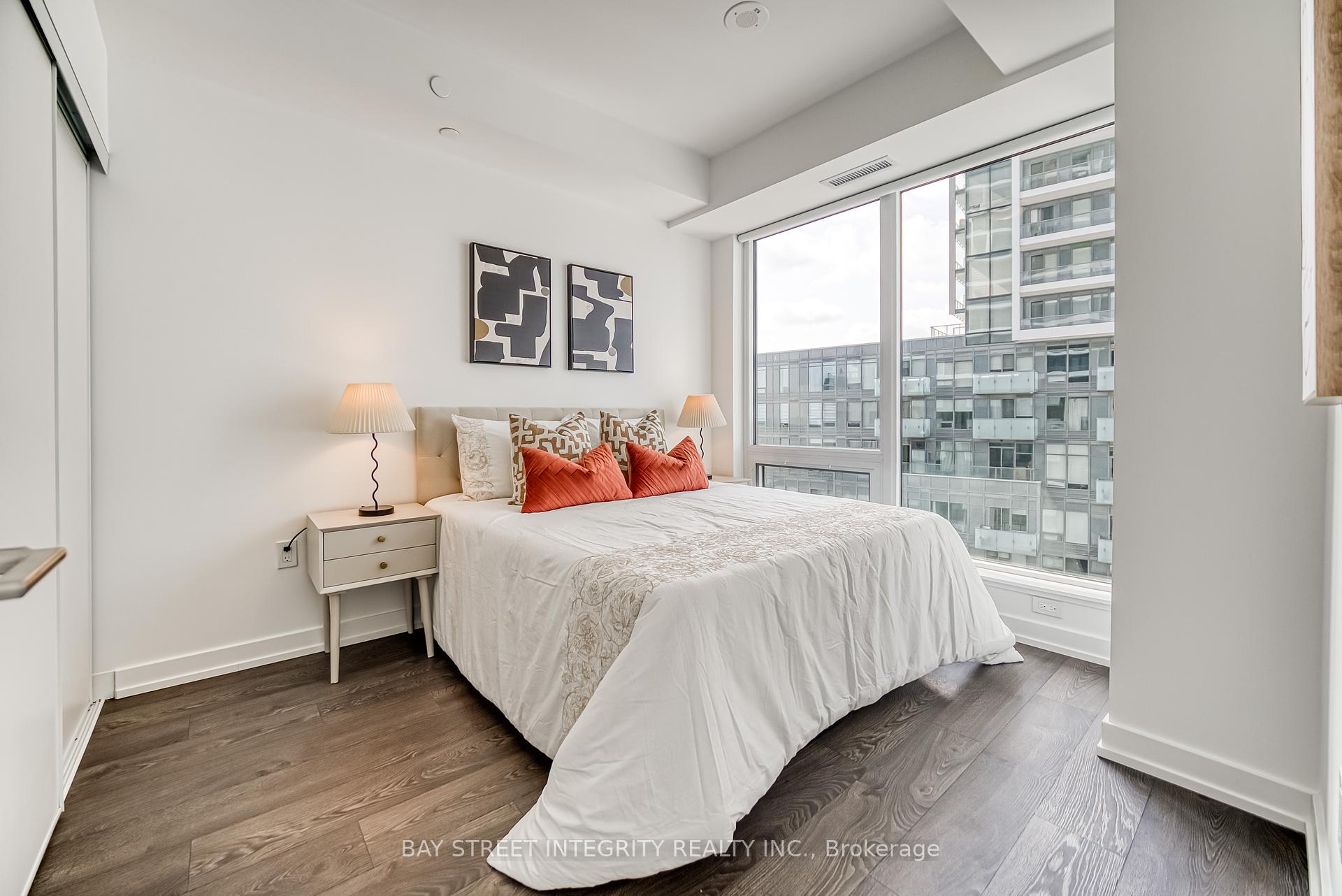 1 Bedroom Condo at 7 Golden Lion, Toronto For sale