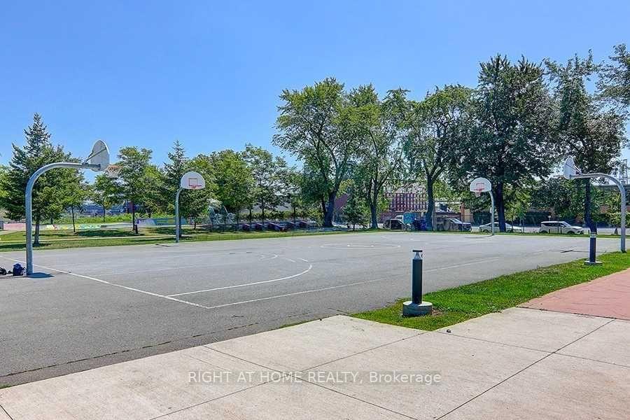 3 Bedrooms Condo at 35 Brian Peck, Toronto For sale