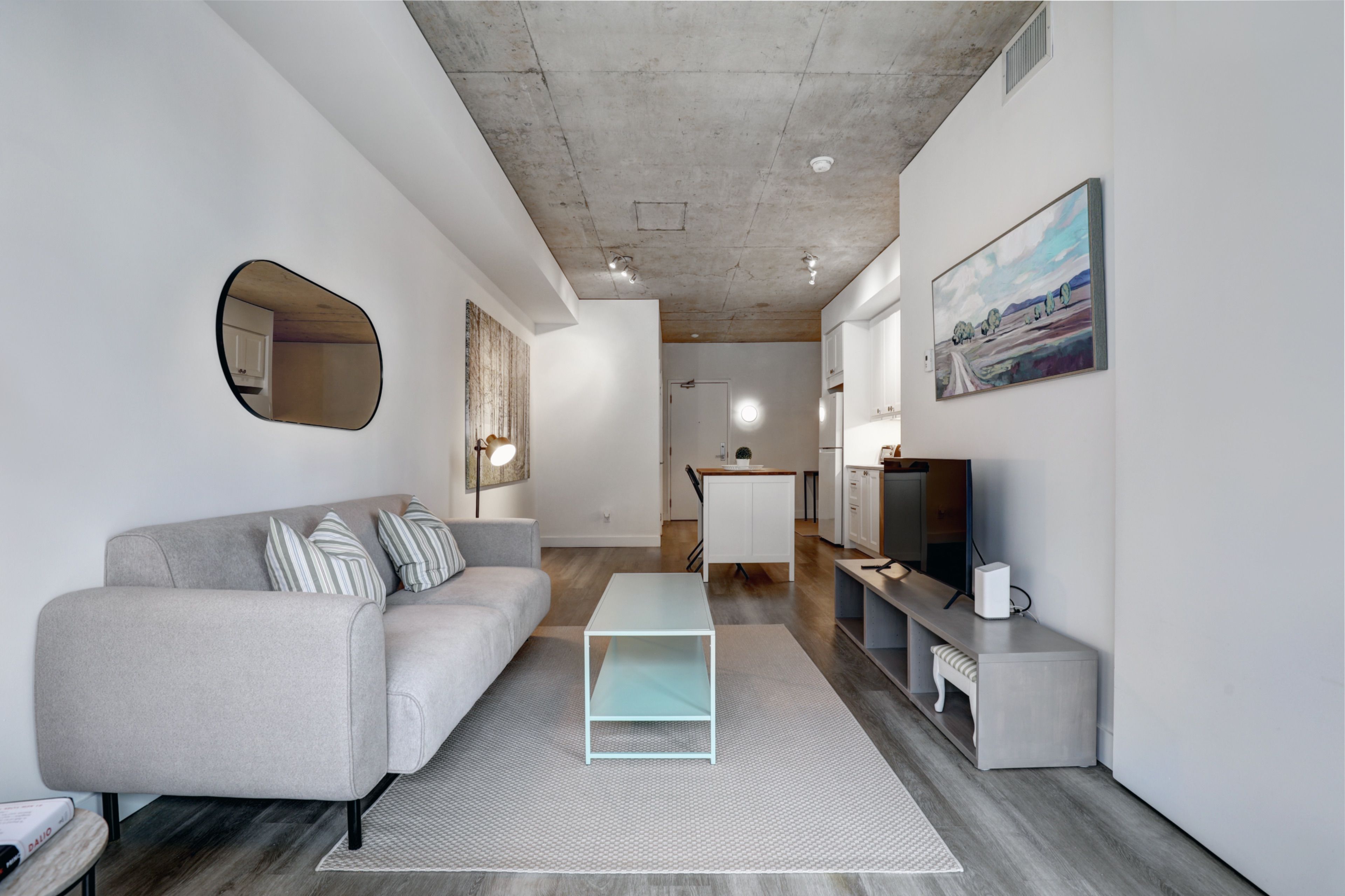 38 Niagara Street 709
