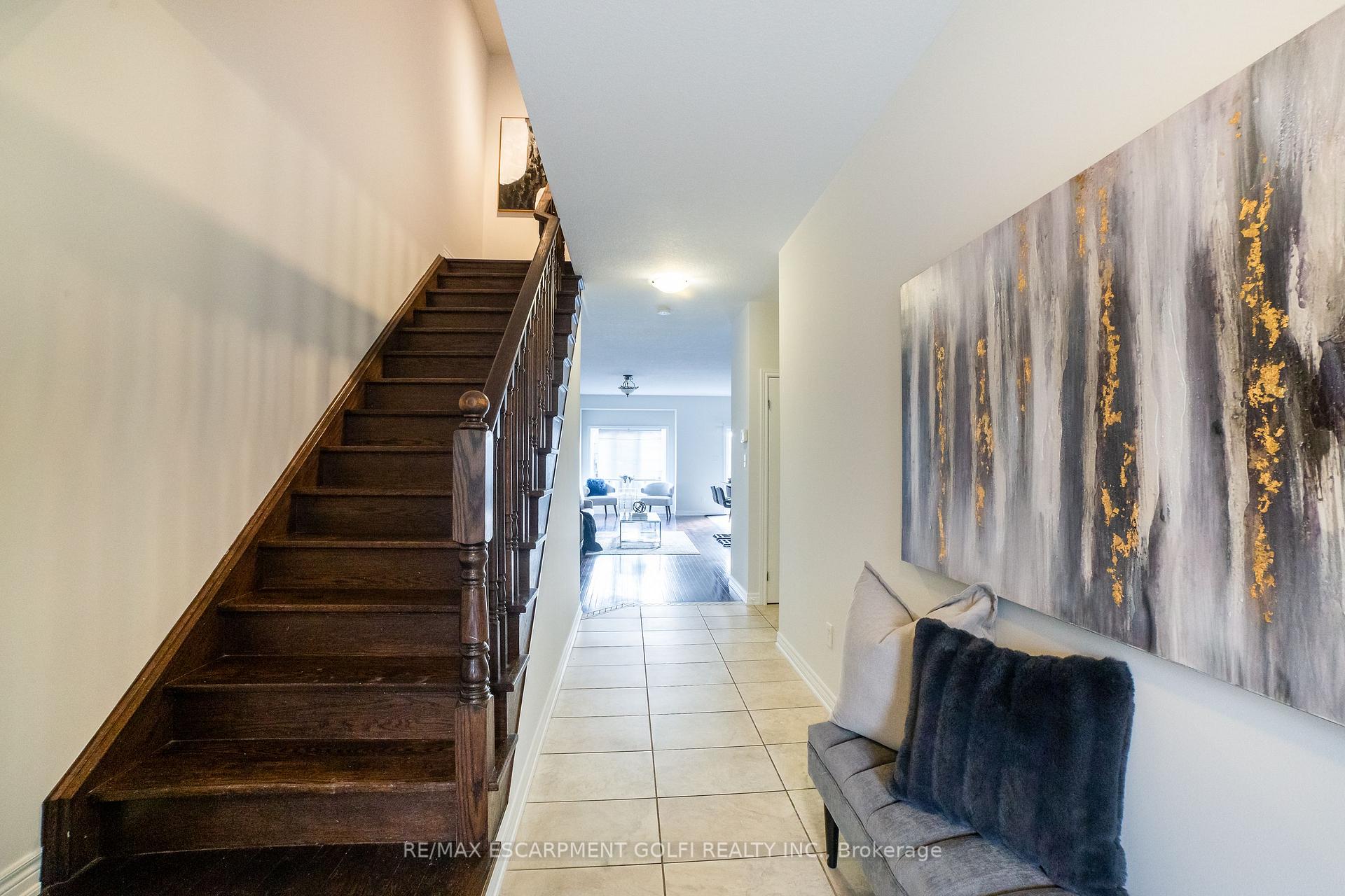 3 Bedrooms Condo at 7 FOREST VALLEY,  Hamilton For sale