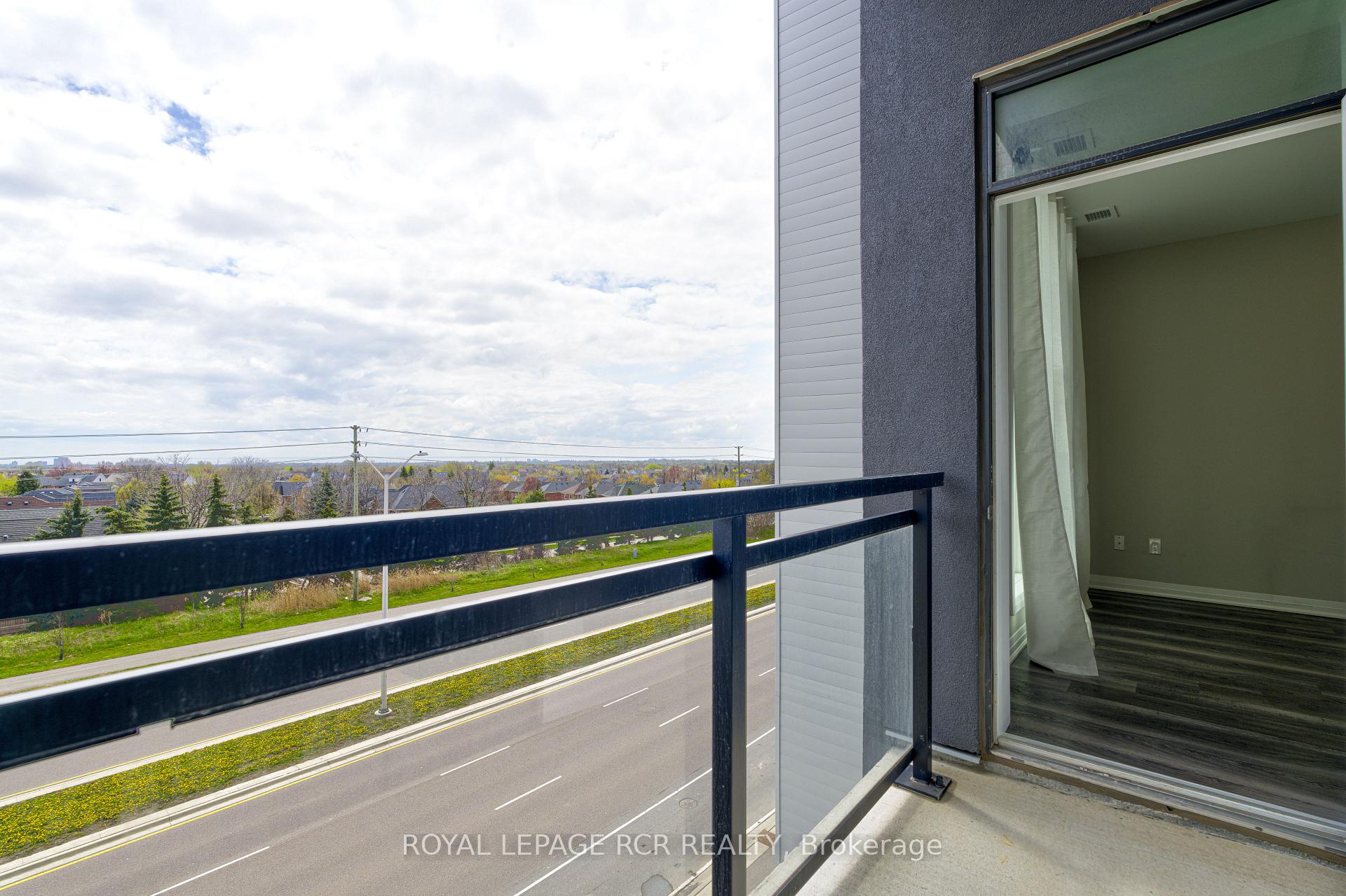 1 Bedroom Condo at 95 Dundas, Oakville For sale