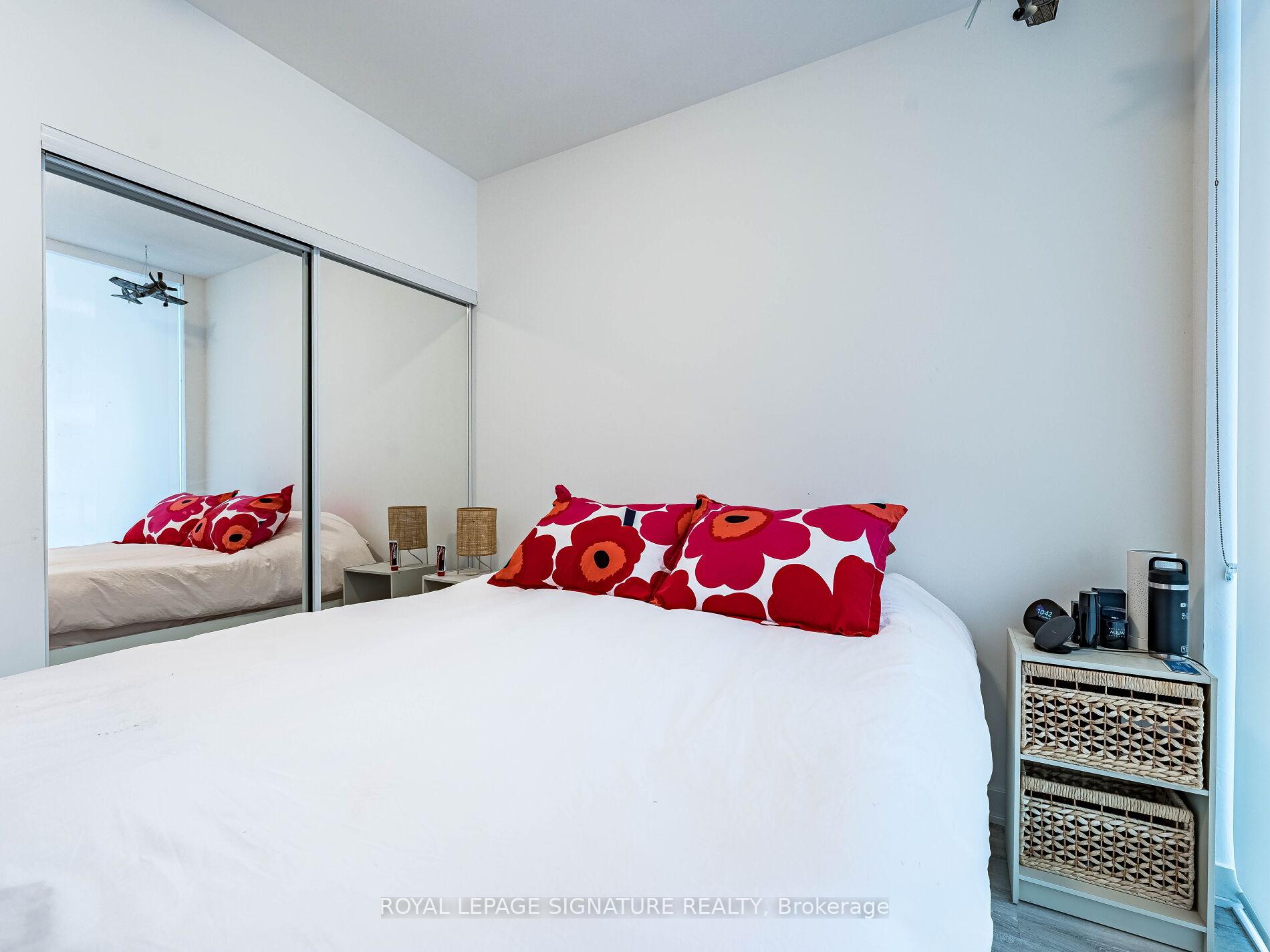 2 Bedrooms Condo at 60 Princess, Toronto For sale