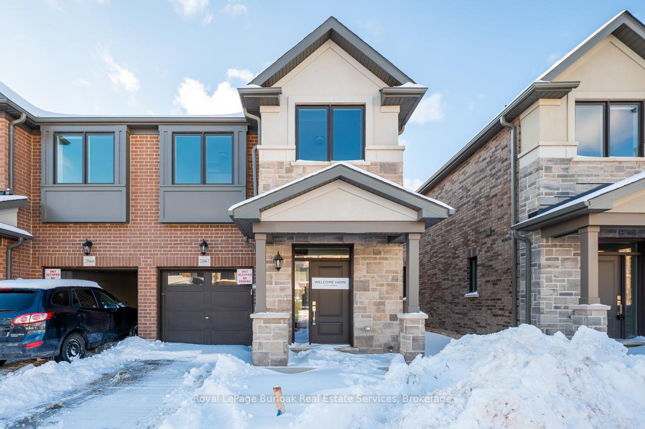 4 Bedrooms Condo at 2184 Postmaster,  Oakville For sale
