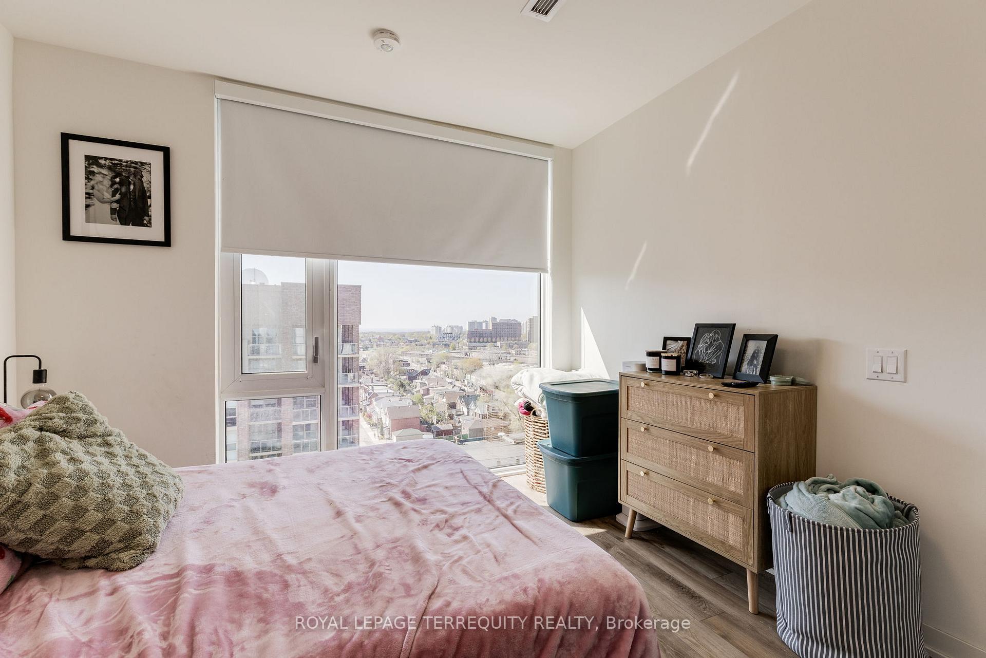 3 Bedrooms Condo at 1808 St Clair, Toronto For sale