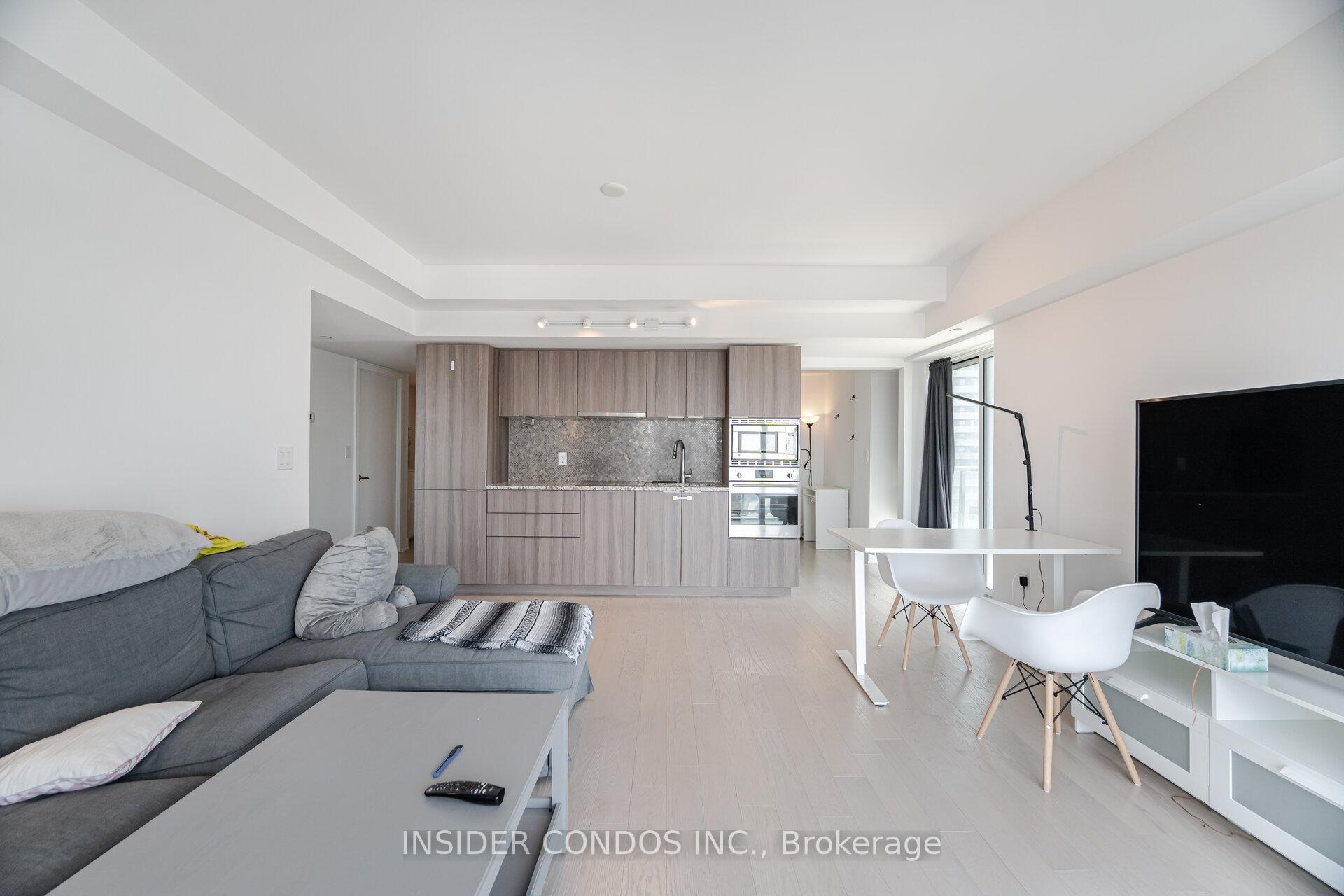 2 Bedrooms Condo at 955 Bay, Toronto For sale