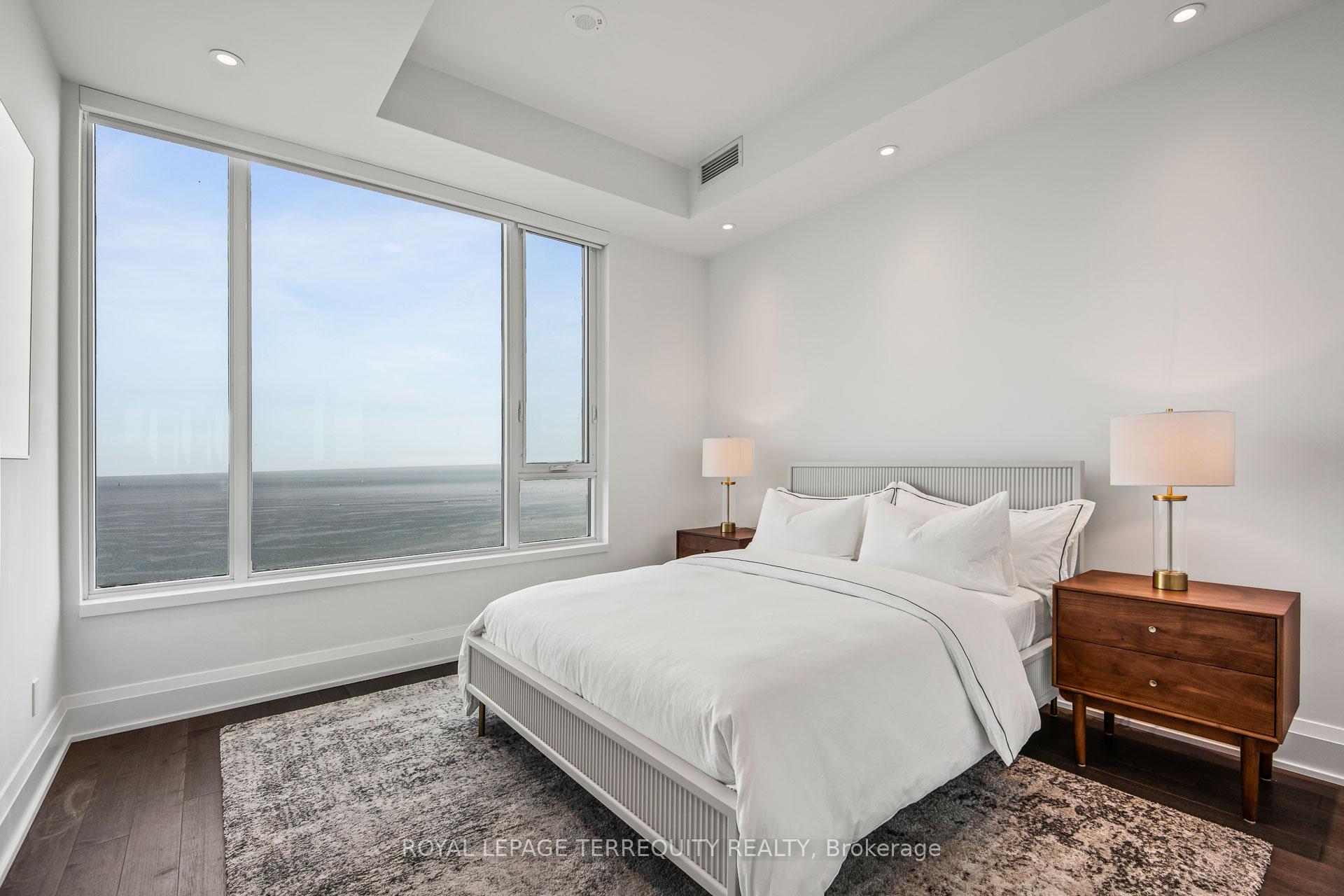 3 Bedrooms Condo at 1928 Lake Shore, Toronto For sale