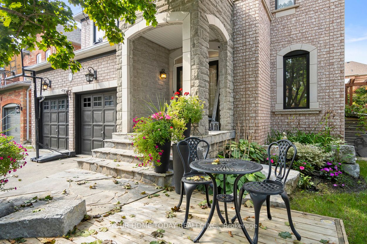23 North Ridge Crescent