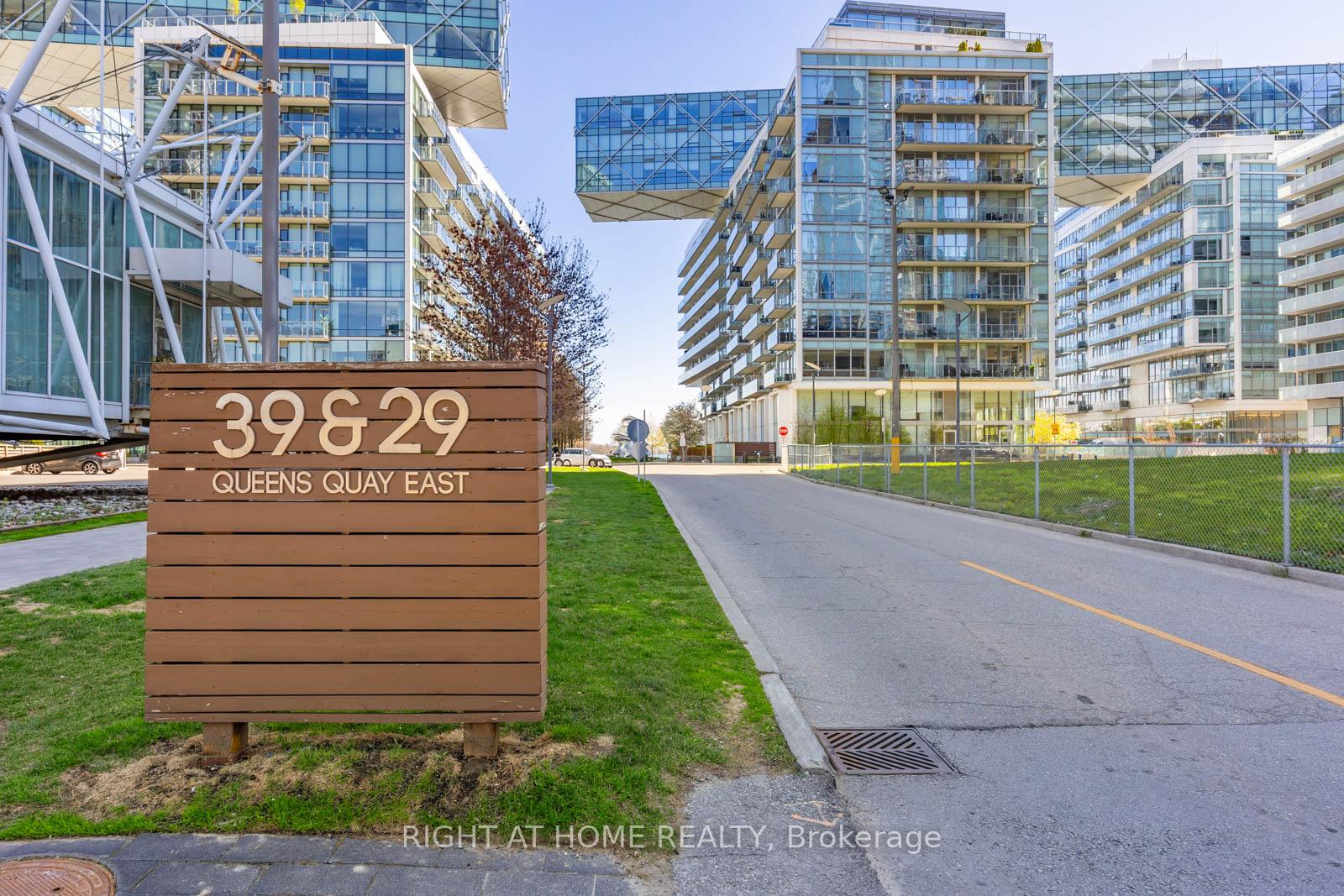 2 Bedrooms Condo at 39 Queens, Toronto For sale