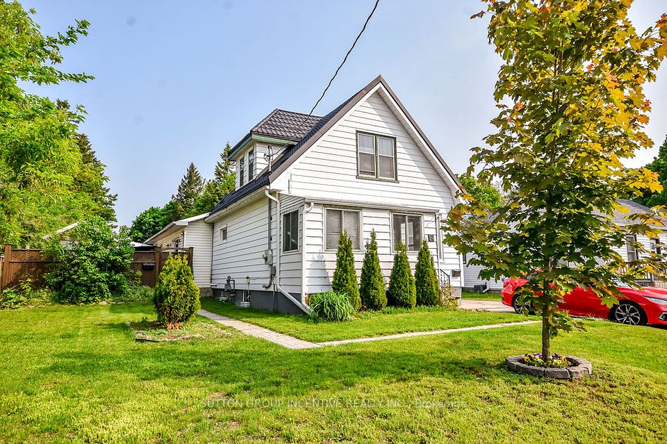 24 Henry Street, Barrie, ON L4N 1C4