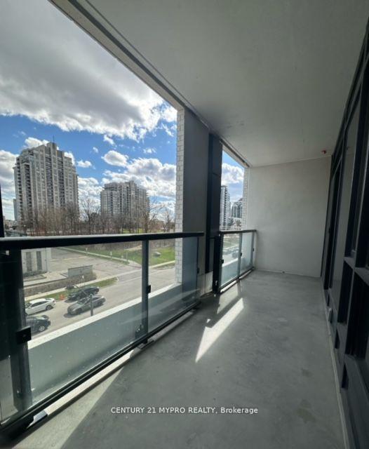1 Bedroom Condo at 7950 Bathurst,  Vaughan For sale