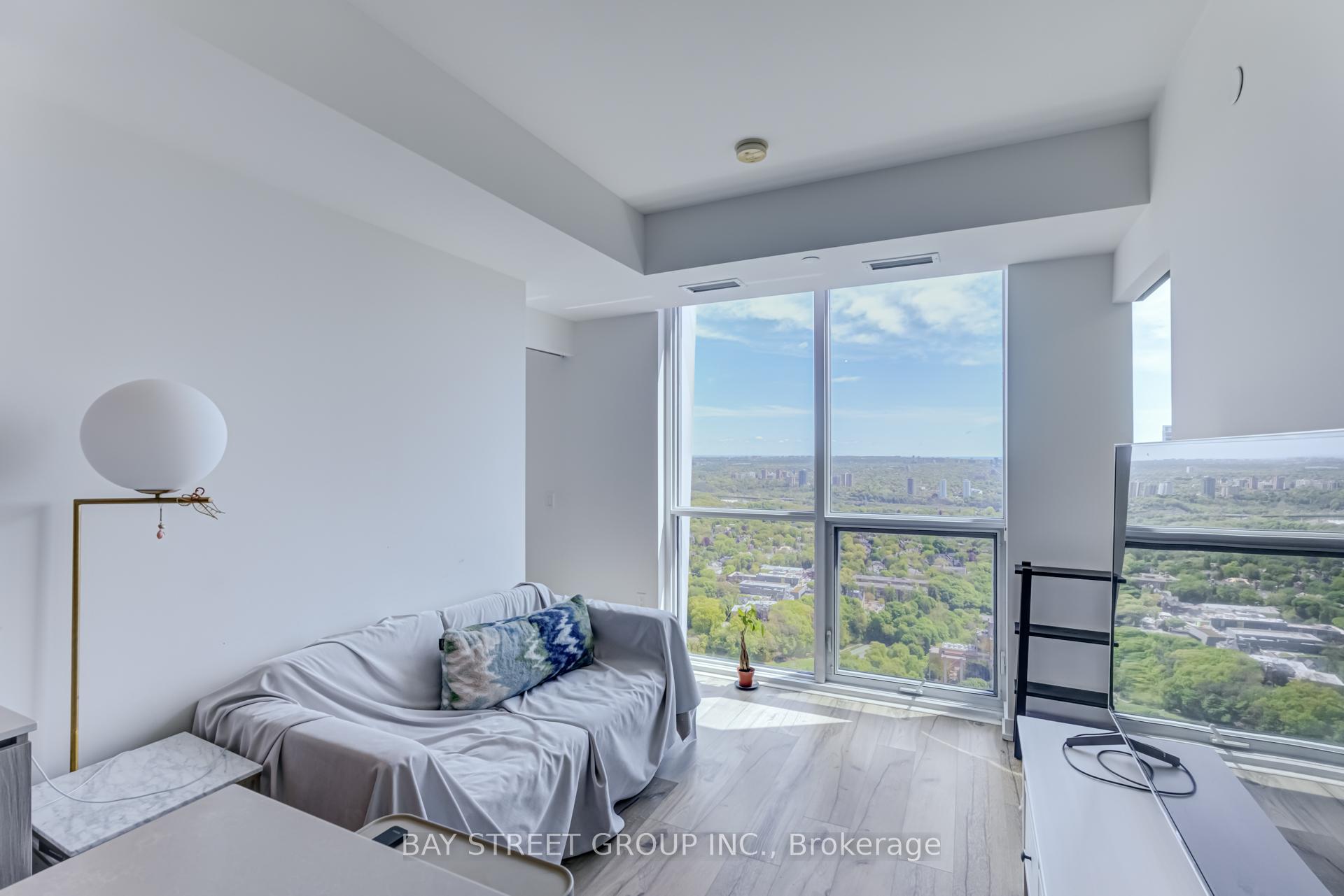 2 Bedrooms Condo at 1 Yorkville, Toronto For sale