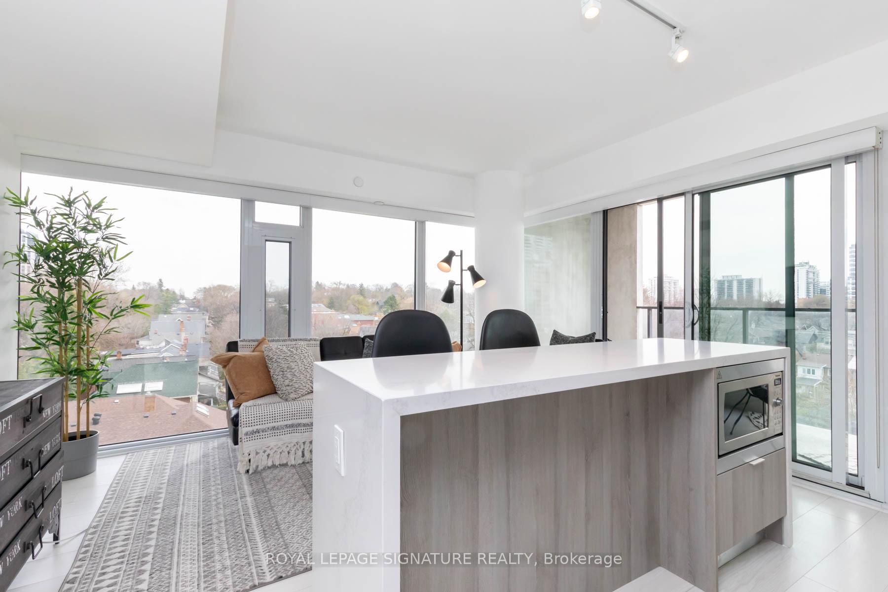 2 Bedrooms Condo at 8 Hillsdale, Toronto For sale