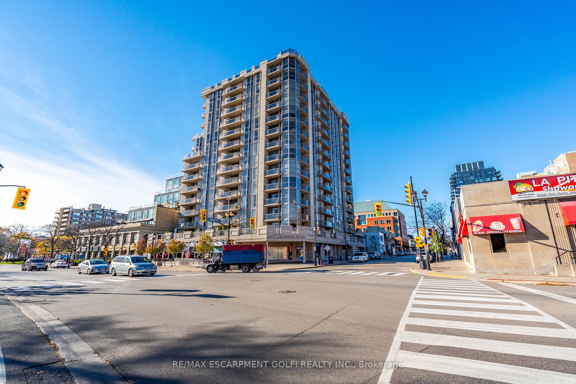 2 Bedrooms Condo at 1477 Lakeshore, Burlington For sale