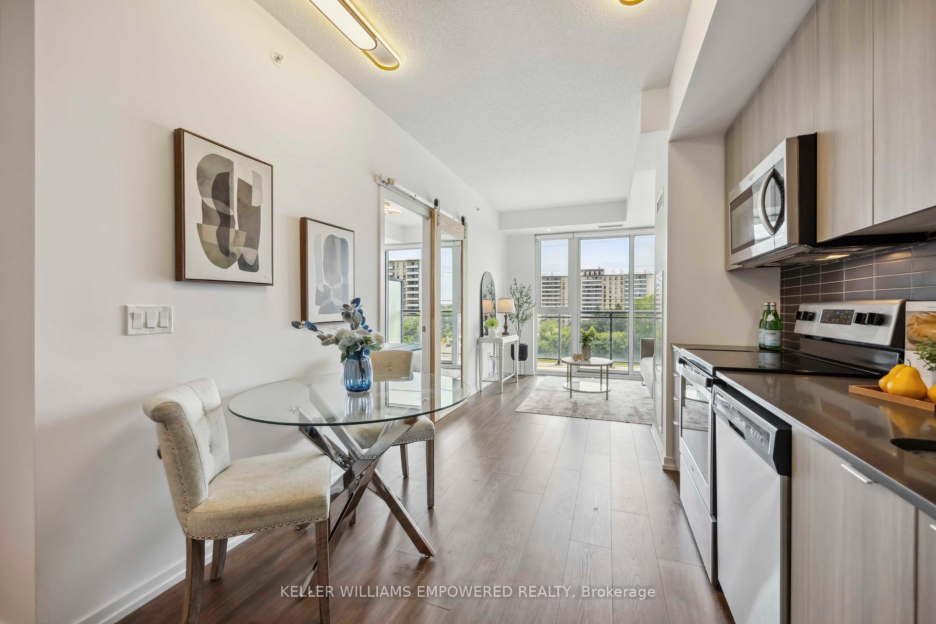 3 Bedrooms Condo at 3237 Bayview, Toronto For sale