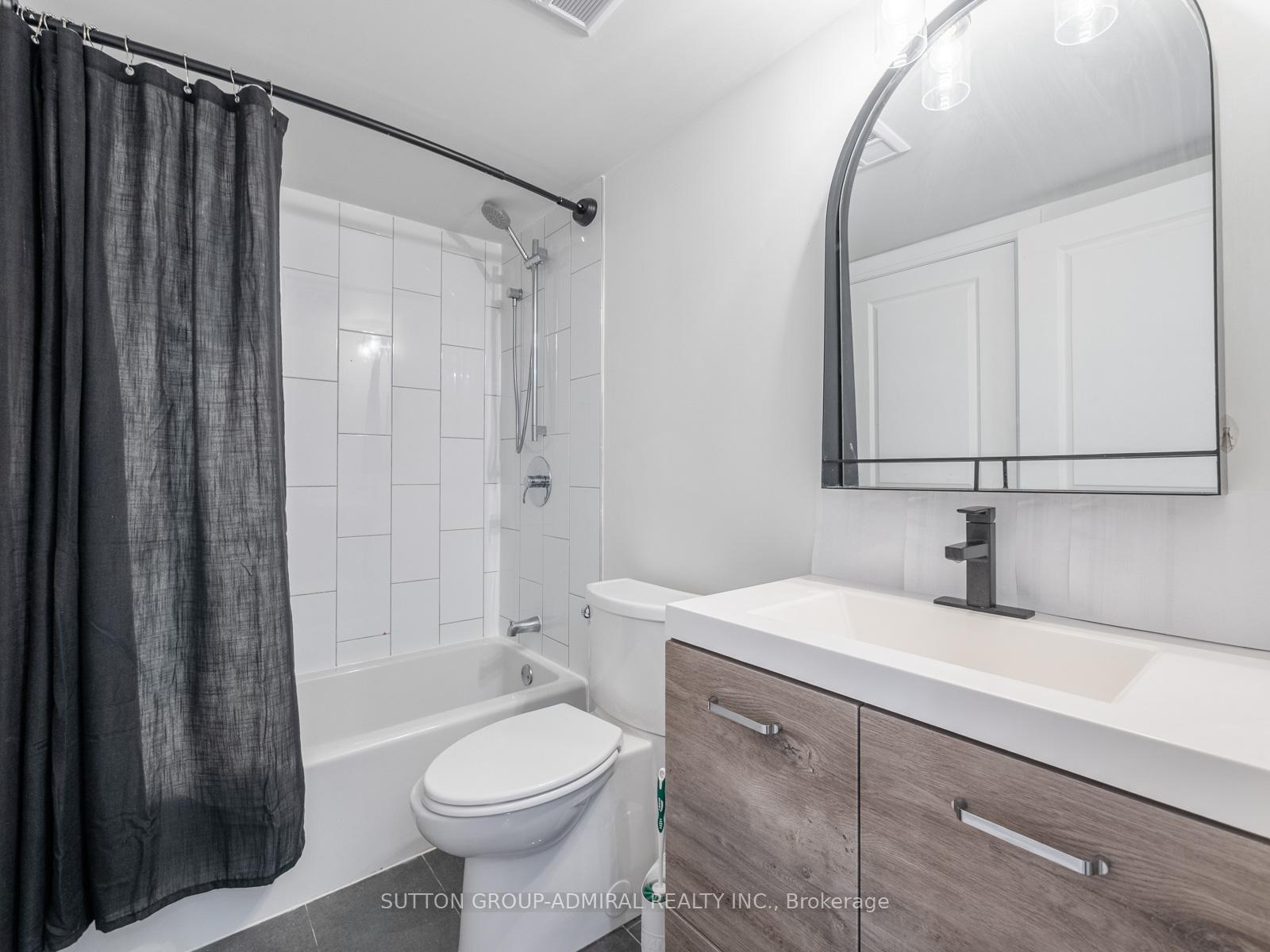 2 Bedrooms Condo at 5 Everson, Toronto For sale