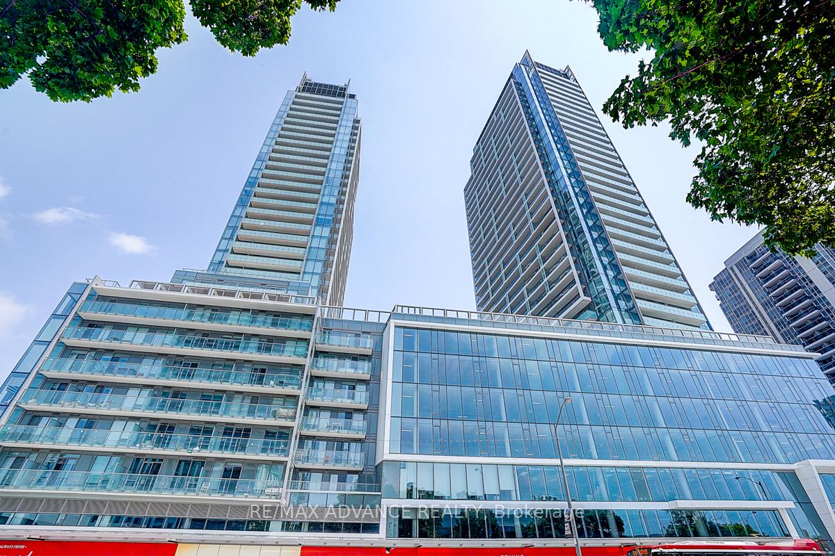 2 Bedrooms Condo at 7 Golden Lion, Toronto For sale