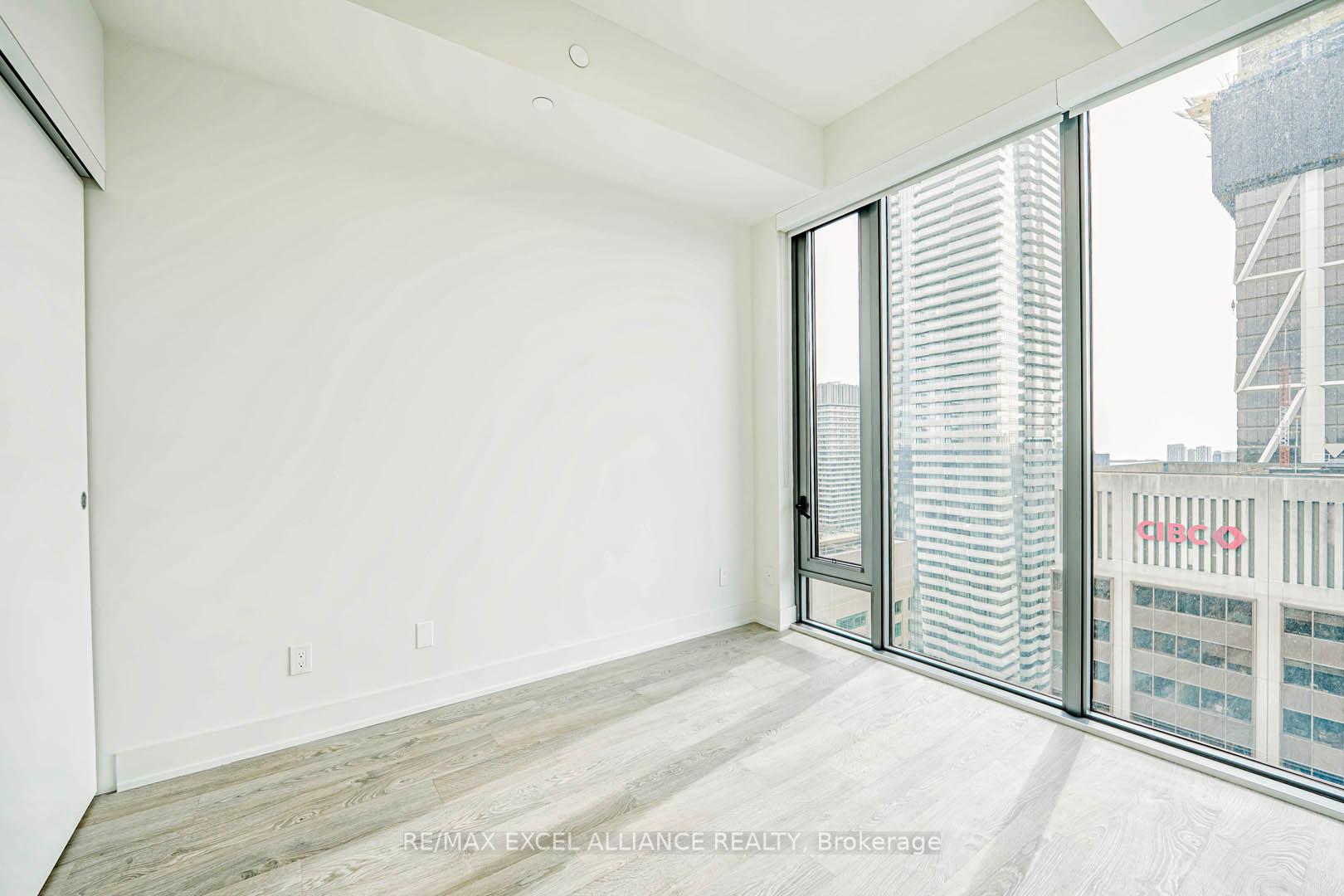 2 Bedrooms Condo at 8 Cumberland,  Toronto For sale