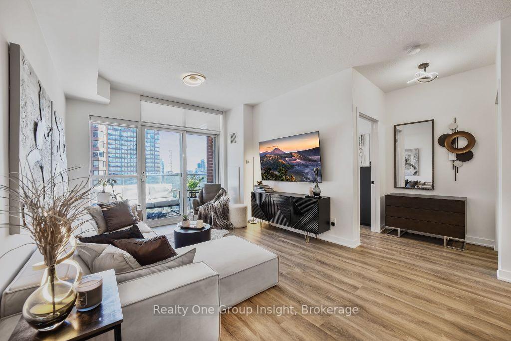 1 Bedroom Condo at 551 Maple,  Burlington For sale