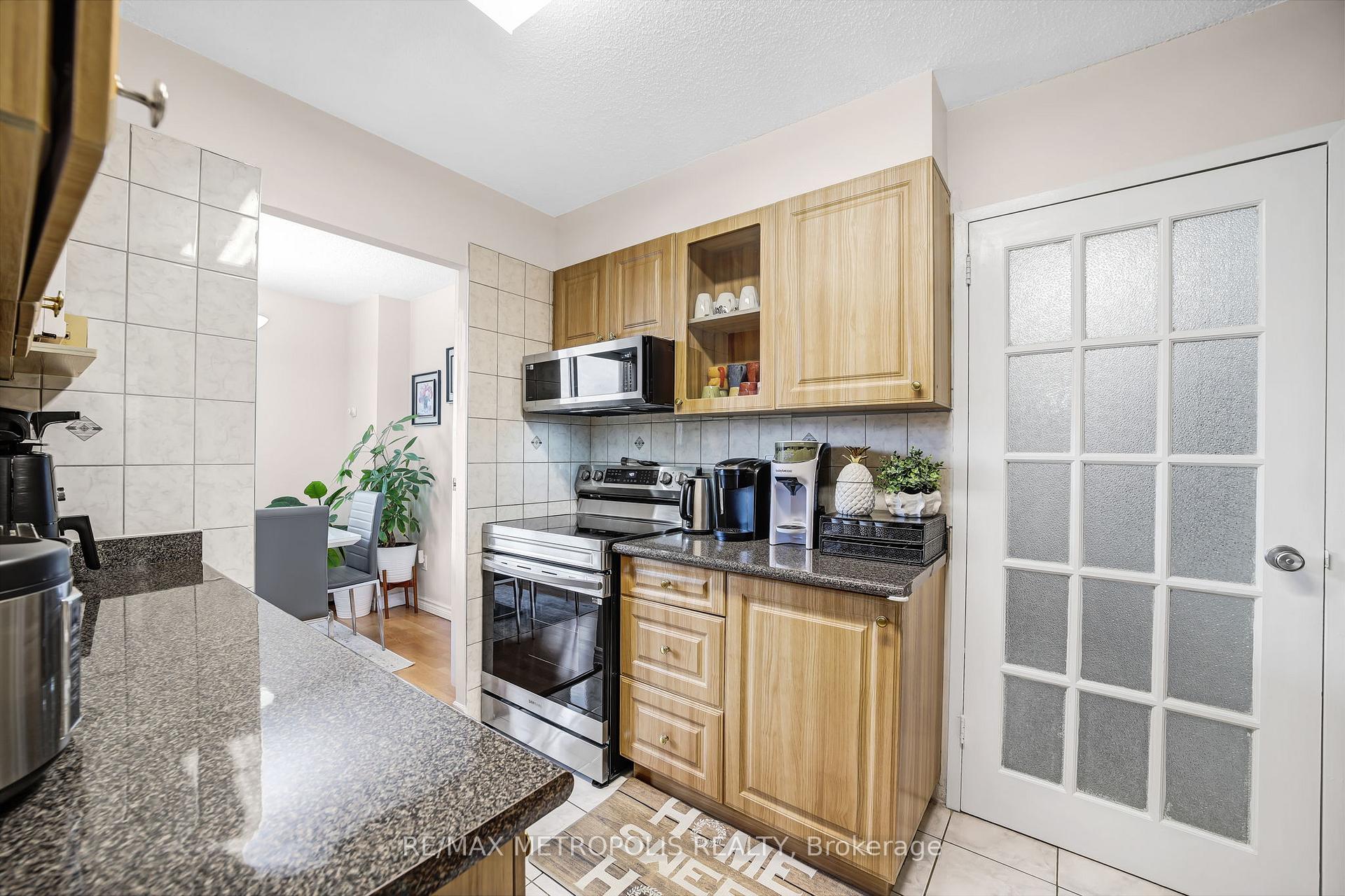 3 Bedrooms Condo at 5 Parkway Forest, Toronto For sale