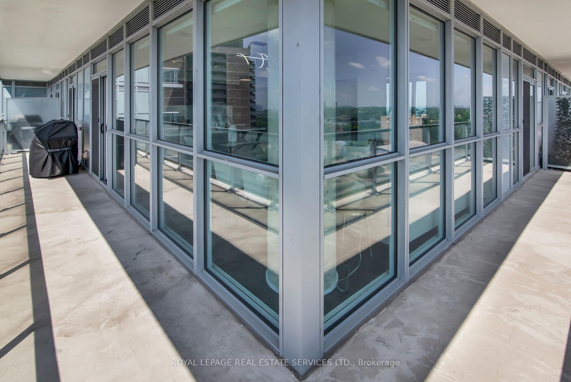 3 Bedrooms Condo at 501 St Clair, Toronto For sale