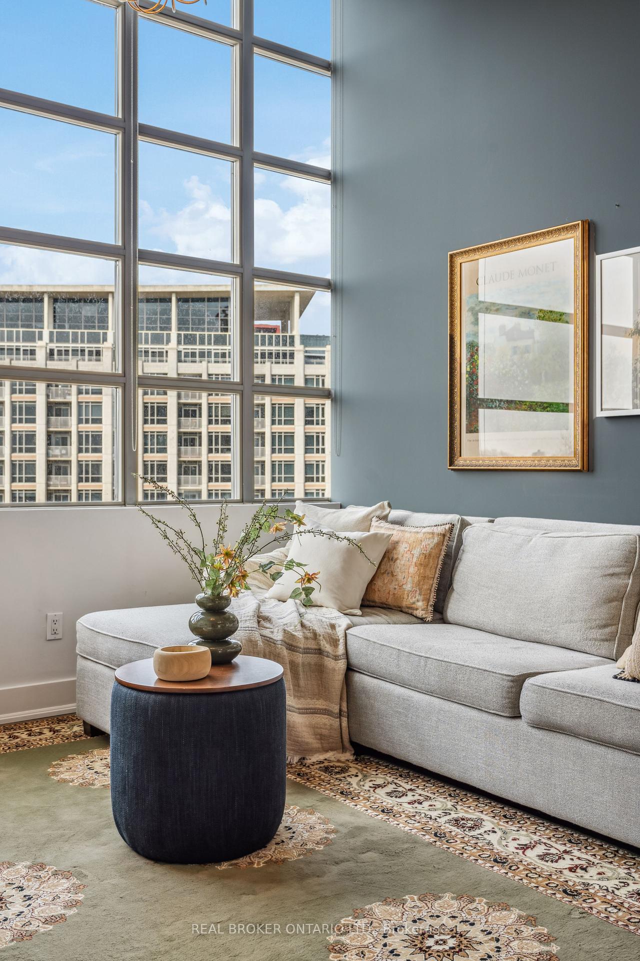 1 Bedroom Condo at 637 Lake Shore, Toronto For sale