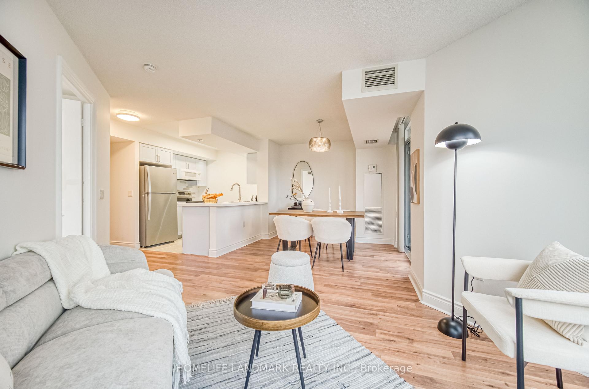 3 Bedrooms Condo at 500 Doris,  Toronto For sale