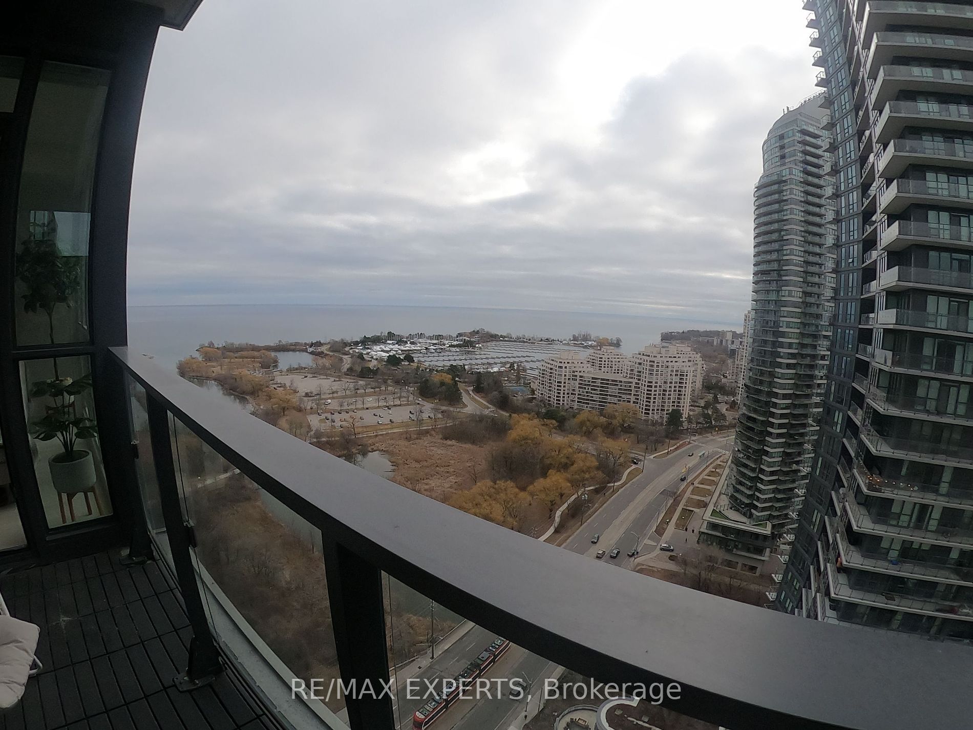 2200 Lake Shore Boulevard W 2802